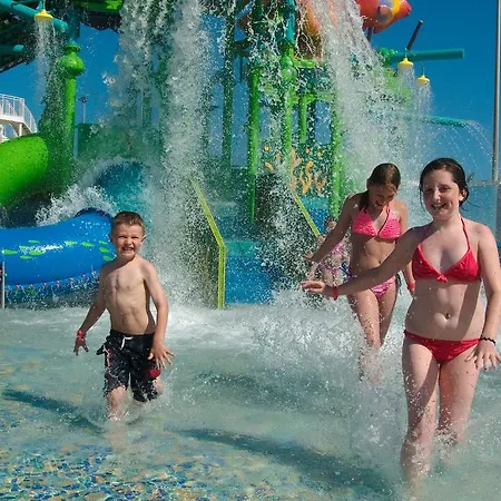 Relaxia Lanzasur Club - Aqualava Water Park מלון